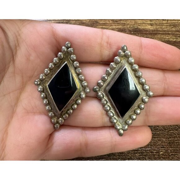Estate ND Sterling Silver & Black Onyx Diamond Shaped Bumpy Pierced Earrings! 47 - Picture 7 of 7